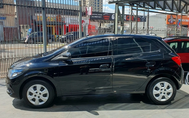 imagem-https://www.socarrao.com.br/sc-vehicle-images-prod/3888933/1789594111204-V2hhdHNBcHAgSW1hZ2UgMjAyNi0wOS0xNiBhdCAxNy4xNi4xMy5qcGVn.jpeg