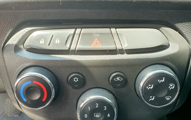 imagem-https://www.socarrao.com.br/sc-vehicle-images-prod/3888933/1789594113016-V2hhdHNBcHAgSW1hZ2UgMjAyNi0wOS0xNiBhdCAxNy4xNi4xNiAoMSkuanBlZw.jpeg