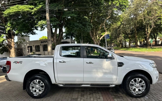 imagem-https://www.socarrao.com.br/sc-vehicle-images-prod/3888954/1789594123909-7_100620.jpg