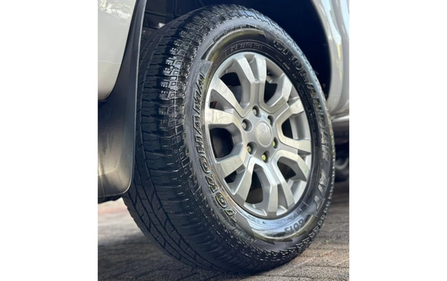 imagem-https://www.socarrao.com.br/sc-vehicle-images-prod/3888954/1789594123910-2_100619.jpg