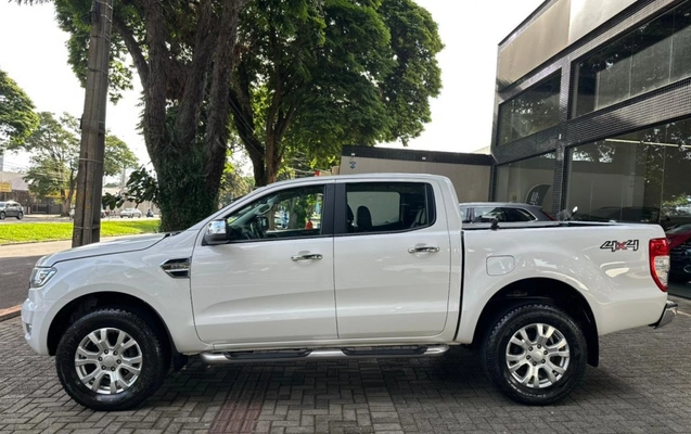 imagem-https://www.socarrao.com.br/sc-vehicle-images-prod/3888954/1789594123910-3_100619.jpg