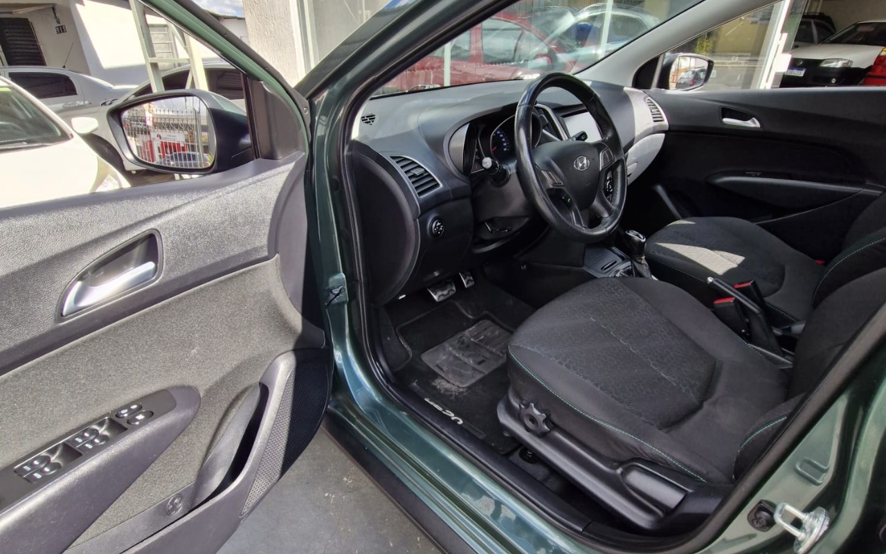 imagem-https://www.socarrao.com.br/sc-vehicle-images-prod/3889224/1789594900780-MjUuanBlZw.jpeg