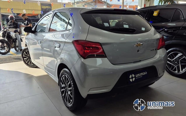 imagem-https://www.socarrao.com.br/sc-vehicle-images-prod/3889694/1789595617228-28fef88a-dd87-4e6b-beac-0e2e6edd138720260916142312.jpeg