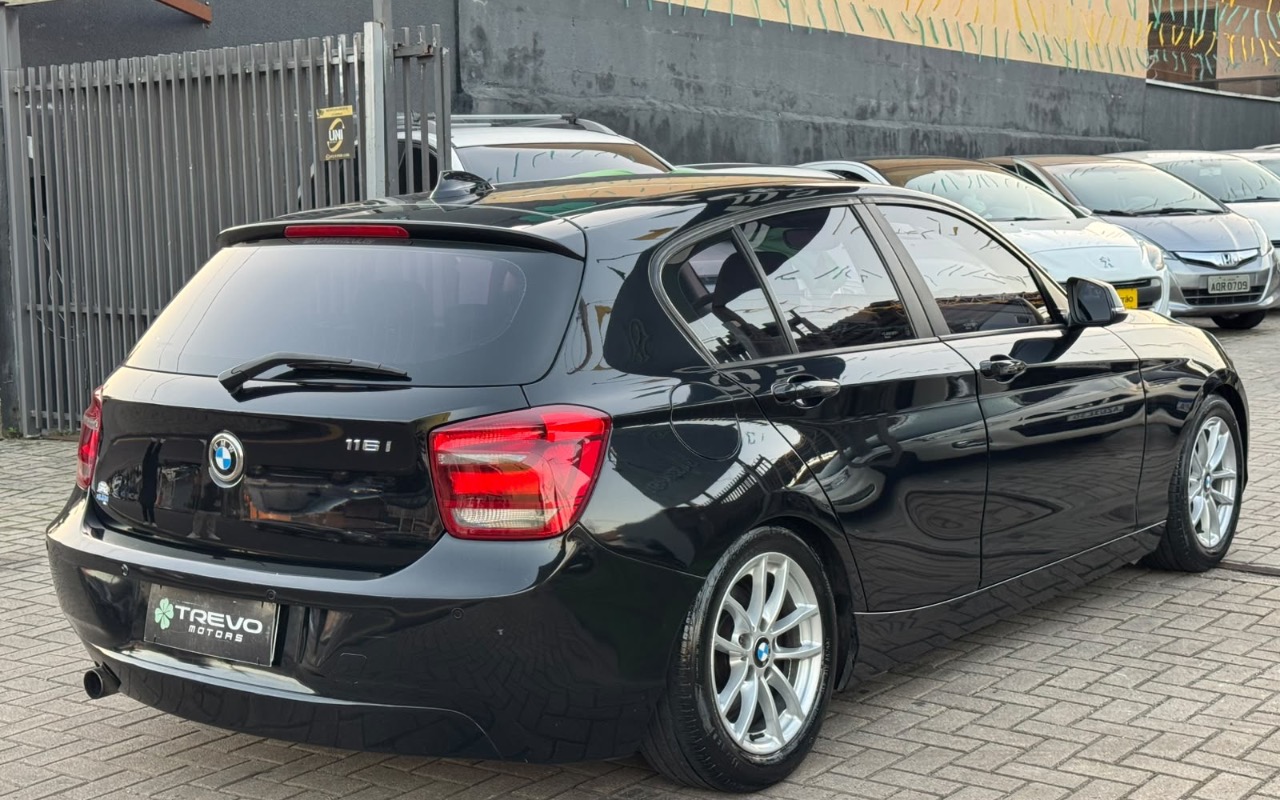 imagem-https://www.socarrao.com.br/sc-vehicle-images-prod/3891690/1789999831880-NWY3OGY1ODgtNDE0ZS00MjJlLWI2YTUtMjUwMmVhMWM5MzY4LmpwZWc.jpeg