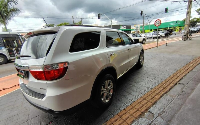 imagem-https://www.socarrao.com.br/sc-vehicle-images-prod/38918/1786466018875-7534886_8_B_99cc852788.jpeg