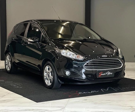 Ford Fiesta 2017 Preto — foto 1 de 3