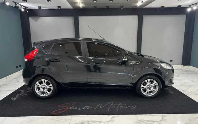 imagem-https://www.socarrao.com.br/sc-vehicle-images-prod/3892025/1790186444628-8408957_3_B_8d803e74b6.jpeg
