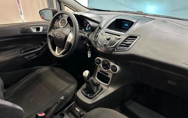 imagem-https://www.socarrao.com.br/sc-vehicle-images-prod/3892025/1790186444647-8408957_13_B_7b8b43ded6.jpeg