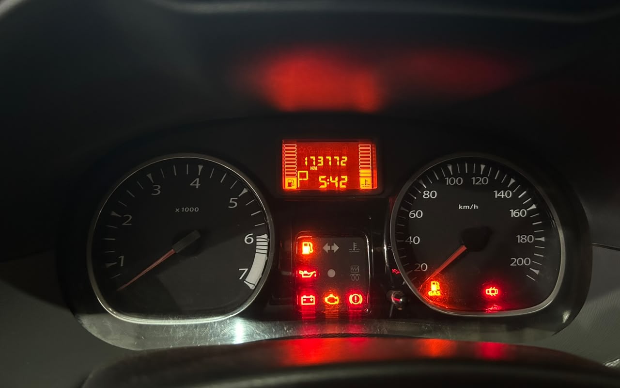 imagem-https://www.socarrao.com.br/sc-vehicle-images-prod/3892368/1789601838933-V2hhdHNBcHAgSW1hZ2UgMjAyNi0wOS0xNCBhdCAxNi4xNi40NCAoMSkuanBlZw.jpeg