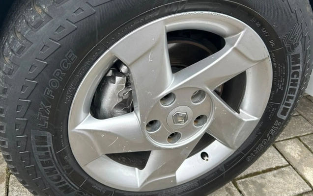 imagem-https://www.socarrao.com.br/sc-vehicle-images-prod/3892368/1789601839281-V2hhdHNBcHAgSW1hZ2UgMjAyNi0wOS0xNCBhdCAxNi4xNi40OCAoMSkuanBlZw.jpeg