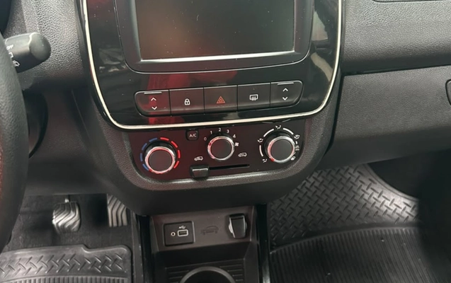 imagem-https://www.socarrao.com.br/sc-vehicle-images-prod/3893096/1789604037103-V2hhdHNBcHAgSW1hZ2UgMjAyNi0wOS0xNCBhdCAxNS4zOS41OCAoMSkuanBlZw.jpeg