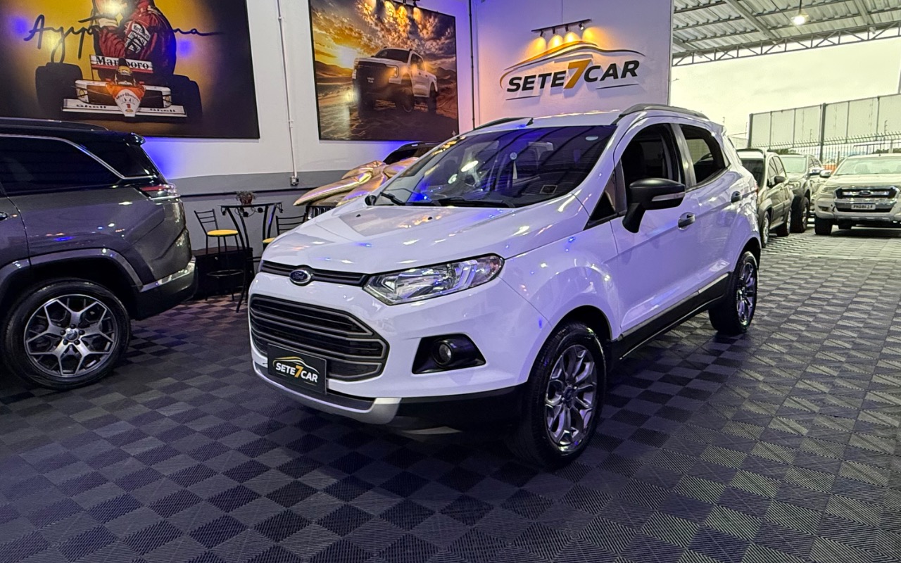 Ford EcoSport 2014 Branco — foto 1 de 3
