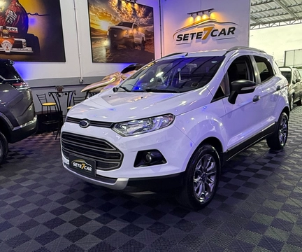 Ford EcoSport 2014 Branco — foto 1 de 3