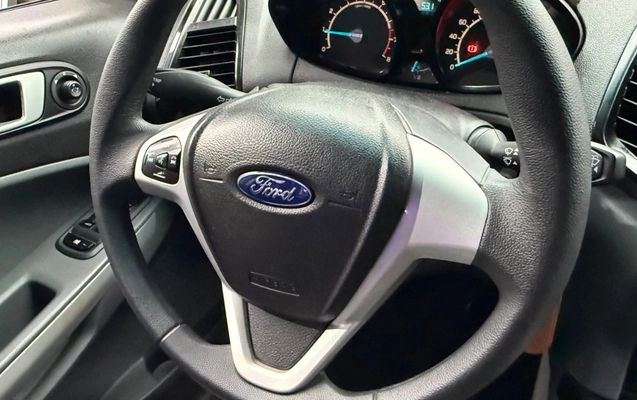 imagem-https://www.socarrao.com.br/sc-vehicle-images-prod/3893565/1789604912047-SU1HXzAyMjAuanBlZw.jpeg