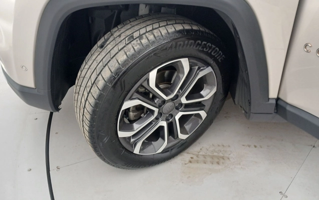 imagem-https://www.socarrao.com.br/sc-vehicle-images-prod/3898647/1789620472138-1_044011.jpg