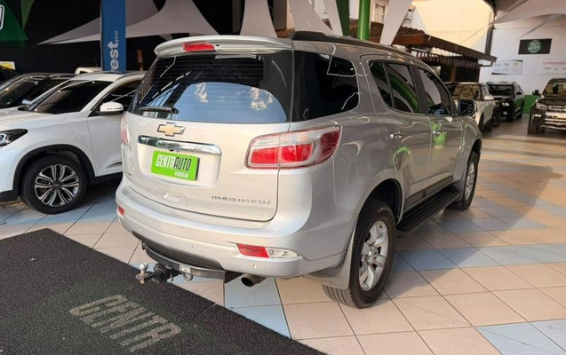 imagem-https://www.socarrao.com.br/sc-vehicle-images-prod/3905478/1789670377834-8474140_7_B_4b46e444ec.jpeg