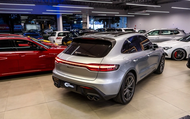 imagem-https://www.socarrao.com.br/sc-vehicle-images-prod/3905479/1789645723995-2_040023.jpg