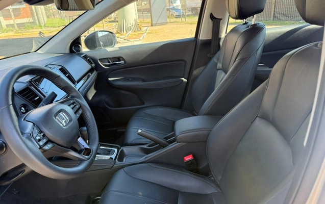imagem-https://www.socarrao.com.br/sc-vehicle-images-prod/3905491/1789646372014-QvP45FPL2sQImNin7rPyggko4tNmDHXf.jpg