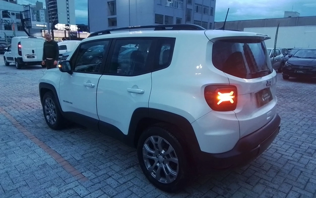 imagem-https://www.socarrao.com.br/sc-vehicle-images-prod/3905687/1789647388040-1_021536.jpg