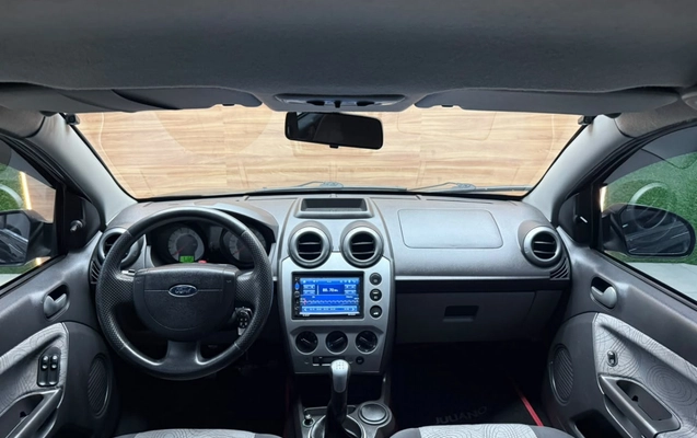 imagem-https://www.socarrao.com.br/sc-vehicle-images-prod/3906105/1789648400175-c5JpHp6achuxWvcnQ9lIhHCrbqP7lBgv.jpg
