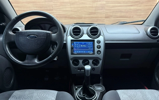 imagem-https://www.socarrao.com.br/sc-vehicle-images-prod/3906105/1789648400176-fGJIDmUfcbm9uYjzsktMEVSwdIBkWsnQ.jpg
