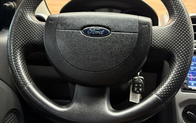 imagem-https://www.socarrao.com.br/sc-vehicle-images-prod/3906105/1789648400177-rEp5RedlqSHVLlsTOXAYztpWXgkoObwE.jpg