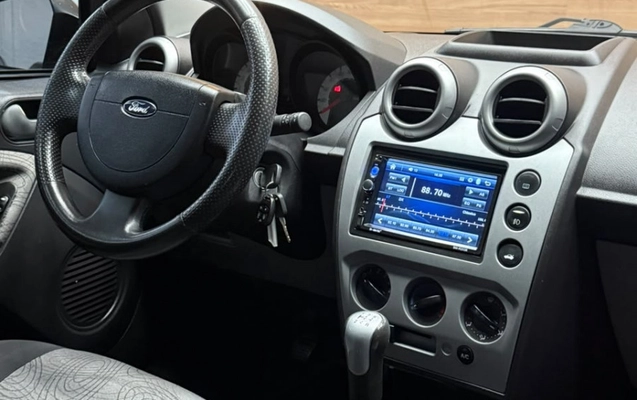 imagem-https://www.socarrao.com.br/sc-vehicle-images-prod/3906105/1789648400179-RUZunfKztokfQAsapMXL69OAQyaejpkB.jpg