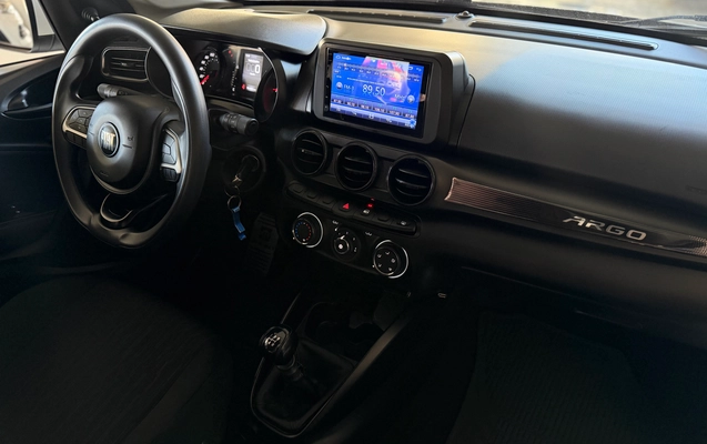 imagem-https://www.socarrao.com.br/sc-vehicle-images-prod/3906195/1789648659675-c79ba62d-ba62-4e26-8420-efae0c263648.jpg