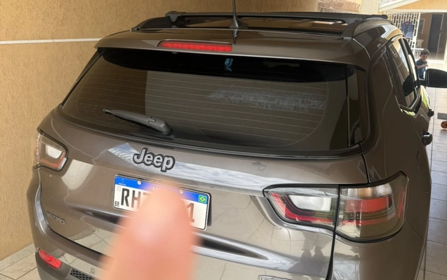imagem-https://www.socarrao.com.br/sc-vehicle-images-prod/3906224/1789649411692-Y2FlZTAwYTMtYjE5ZS00ZjI2LWI1NmMtNjM3ZWExNTY5OWIxLmpwZw.jpg