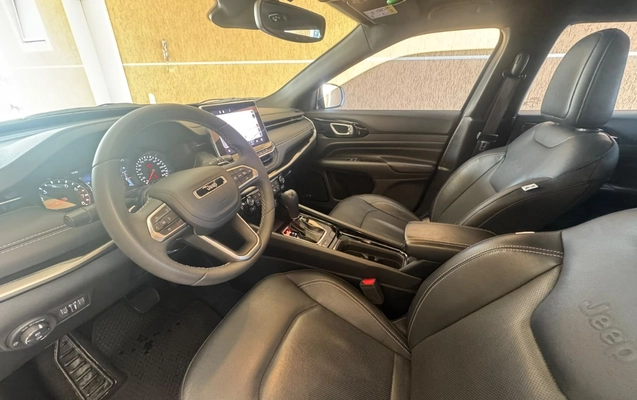 imagem-https://www.socarrao.com.br/sc-vehicle-images-prod/3906224/1789649412023-MTI1YmEyZGUtYjE0Ny00ZmNhLTlhNDYtZjc2YTIyNjRkNWI1LmpwZw.jpg