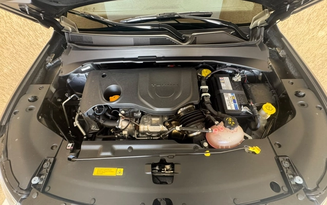imagem-https://www.socarrao.com.br/sc-vehicle-images-prod/3906224/1789649412850-NzRiOTYyNzItMGEzYS00MzA5LTgwZDktMThiOGE3NTQ5ZDMxLmpwZw.jpg