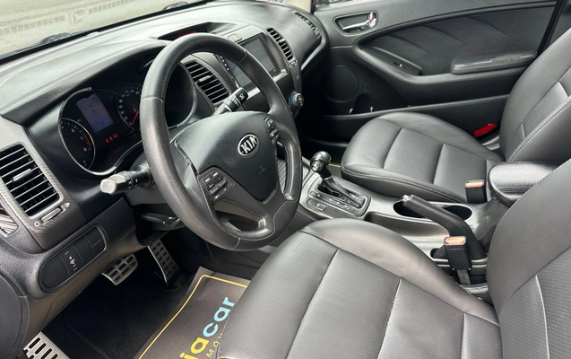imagem-https://www.socarrao.com.br/sc-vehicle-images-prod/3906332/1789648920738-ac0e7cfe-11b3-428d-8499-bda50c1b5d8c.jpeg