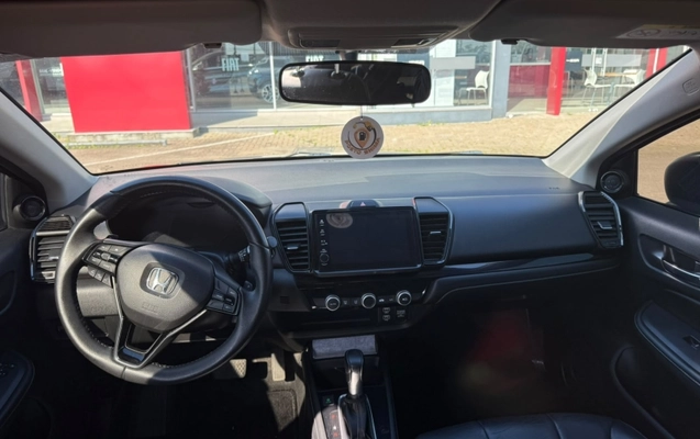 imagem-https://www.socarrao.com.br/sc-vehicle-images-prod/3906359/1789648971320-bzKUCcUxeeeTci4Qkx8x8s2gUBcACWsN.jpg