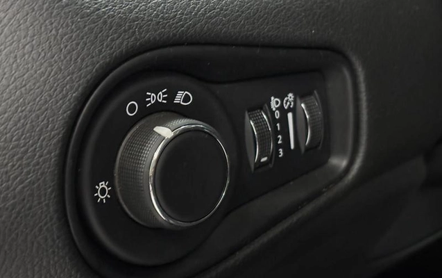 imagem-https://www.socarrao.com.br/sc-vehicle-images-prod/3906567/1789649379623-7232993_4_B_39468aa7e7.jpeg