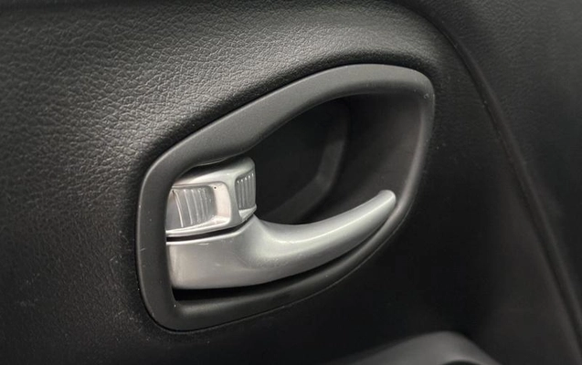 imagem-https://www.socarrao.com.br/sc-vehicle-images-prod/3906567/1789649379625-7232993_8_B_749c375076.jpeg