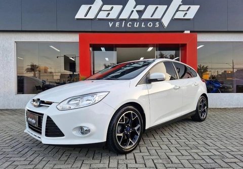 Ford Focus 2015 Branco — foto 1 de 3