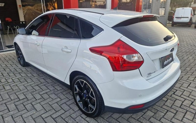 imagem-https://www.socarrao.com.br/sc-vehicle-images-prod/3906838/1789650597163-8479371_18_B_49e192dc70.jpeg