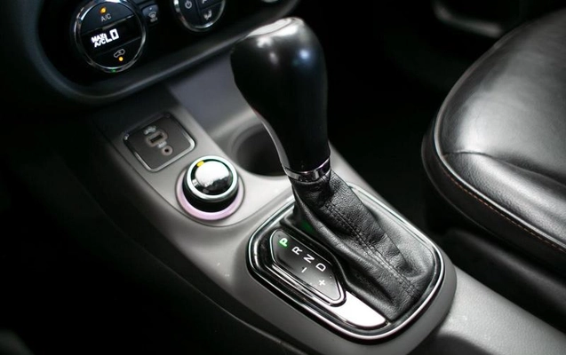 imagem-https://www.socarrao.com.br/sc-vehicle-images-prod/3906921/1789667283790-8485107_24_B_41b2e5faa0.jpeg