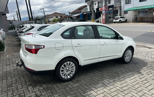 imagem-https://www.socarrao.com.br/sc-vehicle-images-prod/3907058/1789650289378-c3a60a6f-f460-4fd3-8f07-2533333ddeb8.jpeg