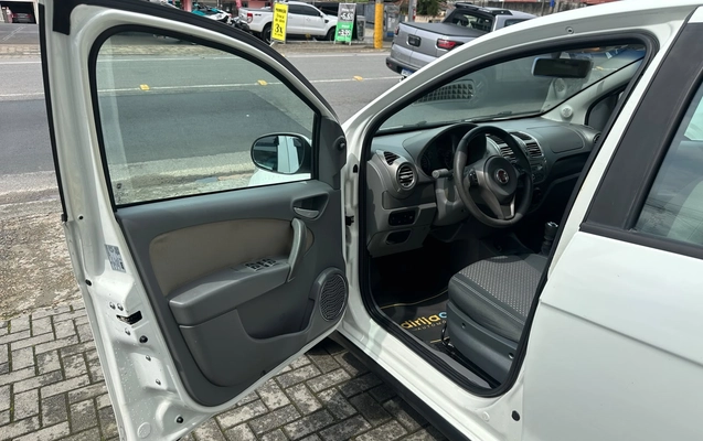 imagem-https://www.socarrao.com.br/sc-vehicle-images-prod/3907058/1789650289383-3379a793-f142-48d5-bd43-70e2df103381.jpeg