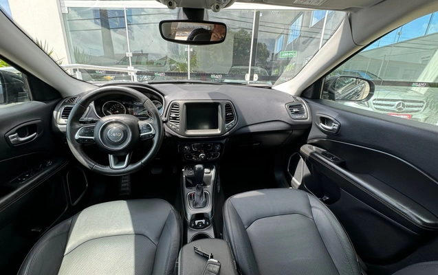 imagem-https://www.socarrao.com.br/sc-vehicle-images-prod/3907344/1789650871702-003_c66e8b3c960b4ad1cd0004a4d4b446ec.jpeg