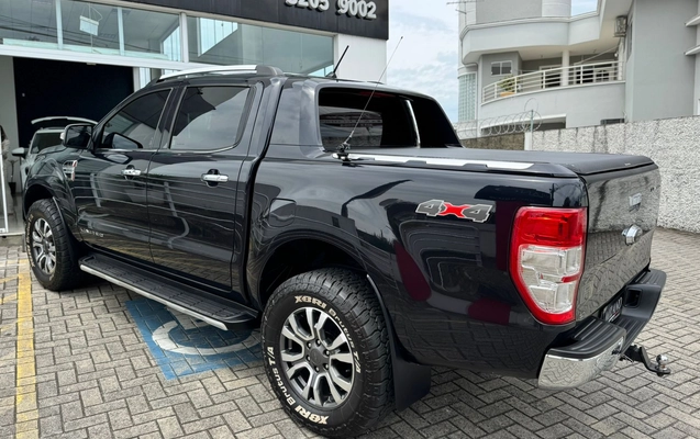 imagem-https://www.socarrao.com.br/sc-vehicle-images-prod/3907396/1789650926064-003_5419ac75aca58ac5d449b0f0f1708fda.jpeg