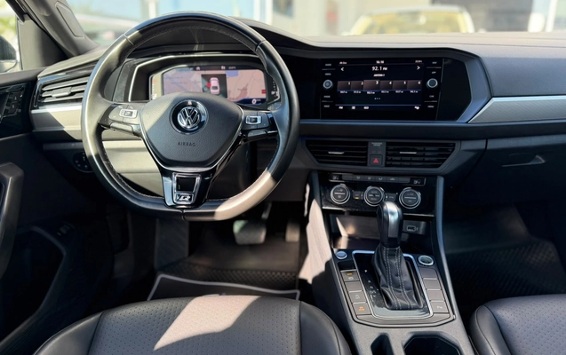 imagem-https://www.socarrao.com.br/sc-vehicle-images-prod/3907398/1789650935504-003_161ba5c4b1c9eb8544ec5ce5f89b18b8.jpeg