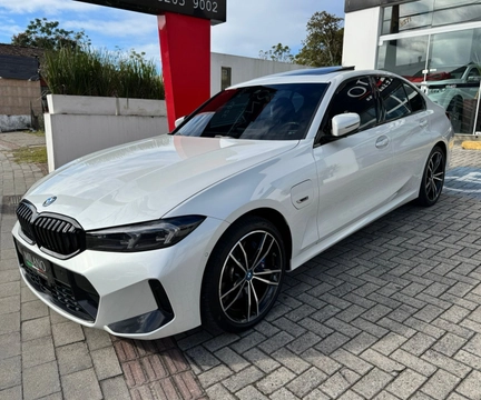 Bmw 330e 2023 Branco — foto 1 de 3
