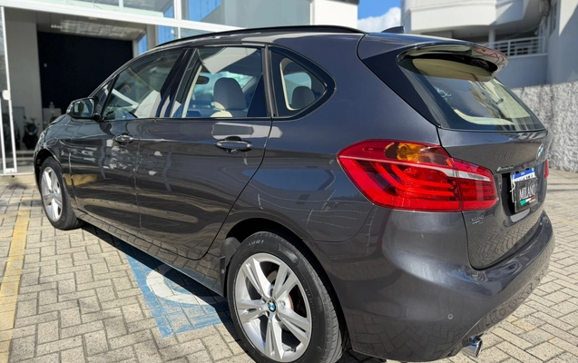 imagem-https://www.socarrao.com.br/sc-vehicle-images-prod/3907425/1789650967909-003_28a8ec2b425021959bfa27a40286d2a0.jpeg