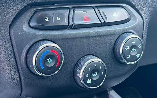 imagem-https://www.socarrao.com.br/sc-vehicle-images-prod/3907503/1789651071457-V2hhdHNBcHAgSW1hZ2UgMjAyNi0wOS0xNiBhdCAxNy4wNC41MCAoMikuanBlZw.jpeg