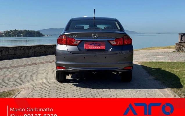 imagem-https://www.socarrao.com.br/sc-vehicle-images-prod/3907837/1789667418264-8479402_0_B_d5cbea7607.jpeg