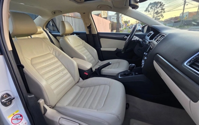imagem-https://www.socarrao.com.br/sc-vehicle-images-prod/3907882/1789651809539-8NRwksK0kiIYyUlyDLrsKXi8qpxlMzGy.jpg