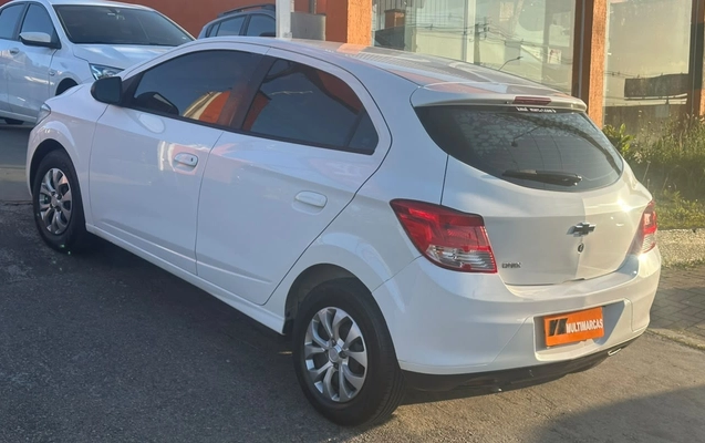 imagem-https://www.socarrao.com.br/sc-vehicle-images-prod/3908054/1789652166208-V2hhdHNBcHAgSW1hZ2UgMjAyNi0wOS0xNiBhdCAxNy40Ny41MS5qcGVn.jpeg