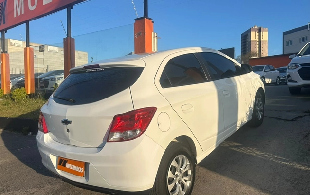 imagem-https://www.socarrao.com.br/sc-vehicle-images-prod/3908054/1789652166357-V2hhdHNBcHAgSW1hZ2UgMjAyNi0wOS0xNiBhdCAxNy40Ny41Mi5qcGVn.jpeg